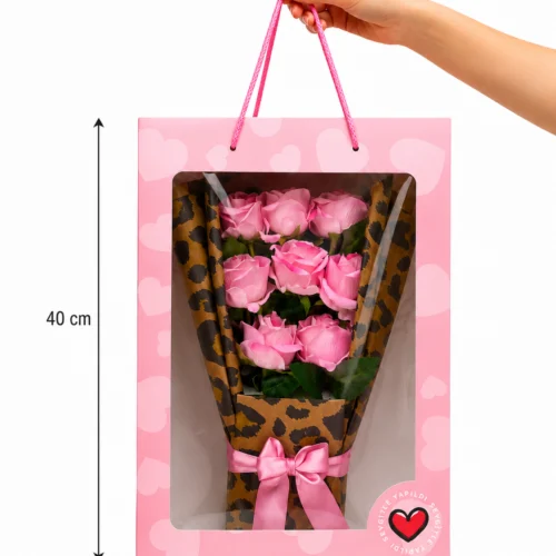 pembe yapay gül buketi 40x28 cm ölçü bilgili pencereli çanta görünümü