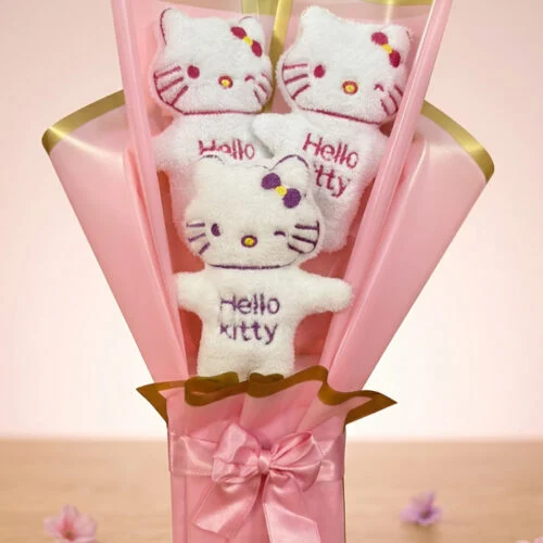 3’lü Hello Kitty peluş buketi pembe ambalajlı hediye modeli