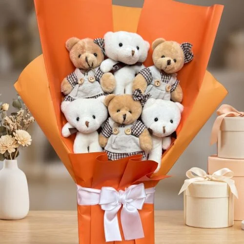 6 adet mini peluş ayıcıktan oluşan turuncu buket hediye modeli