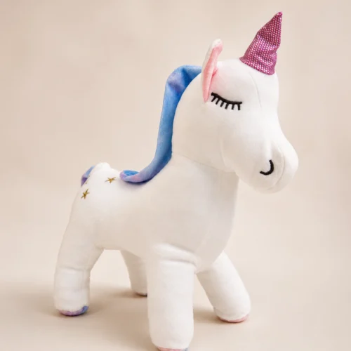 Beyaz renkli 30x32 cm toptan peluş unicorn yan görünümü