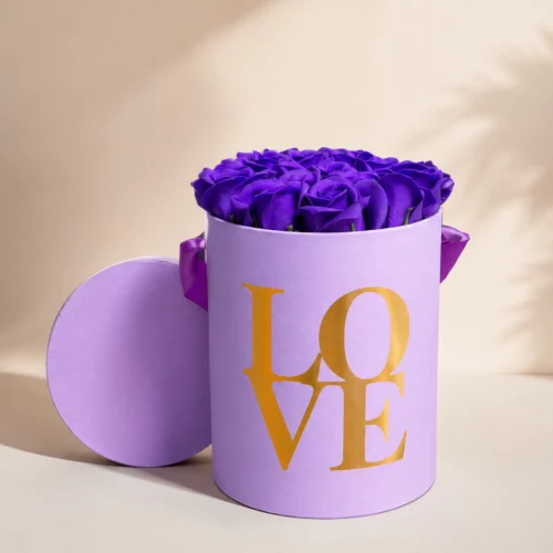 Gold LOVE yazılı mor sabun gül kutusu ve kapağı