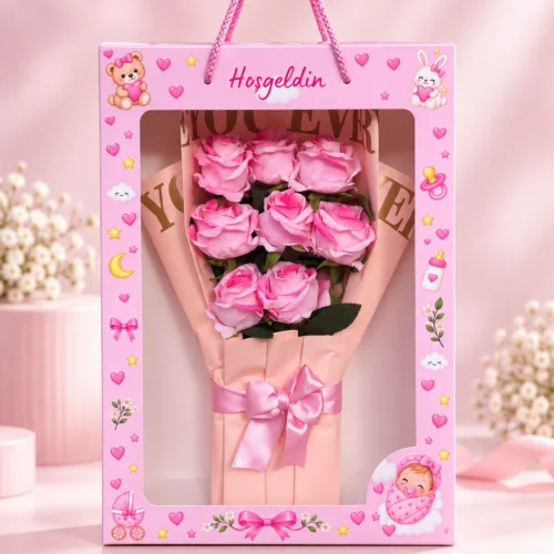 kız bebek hediyesi hoşgeldin kutusunda pembe gül buketi